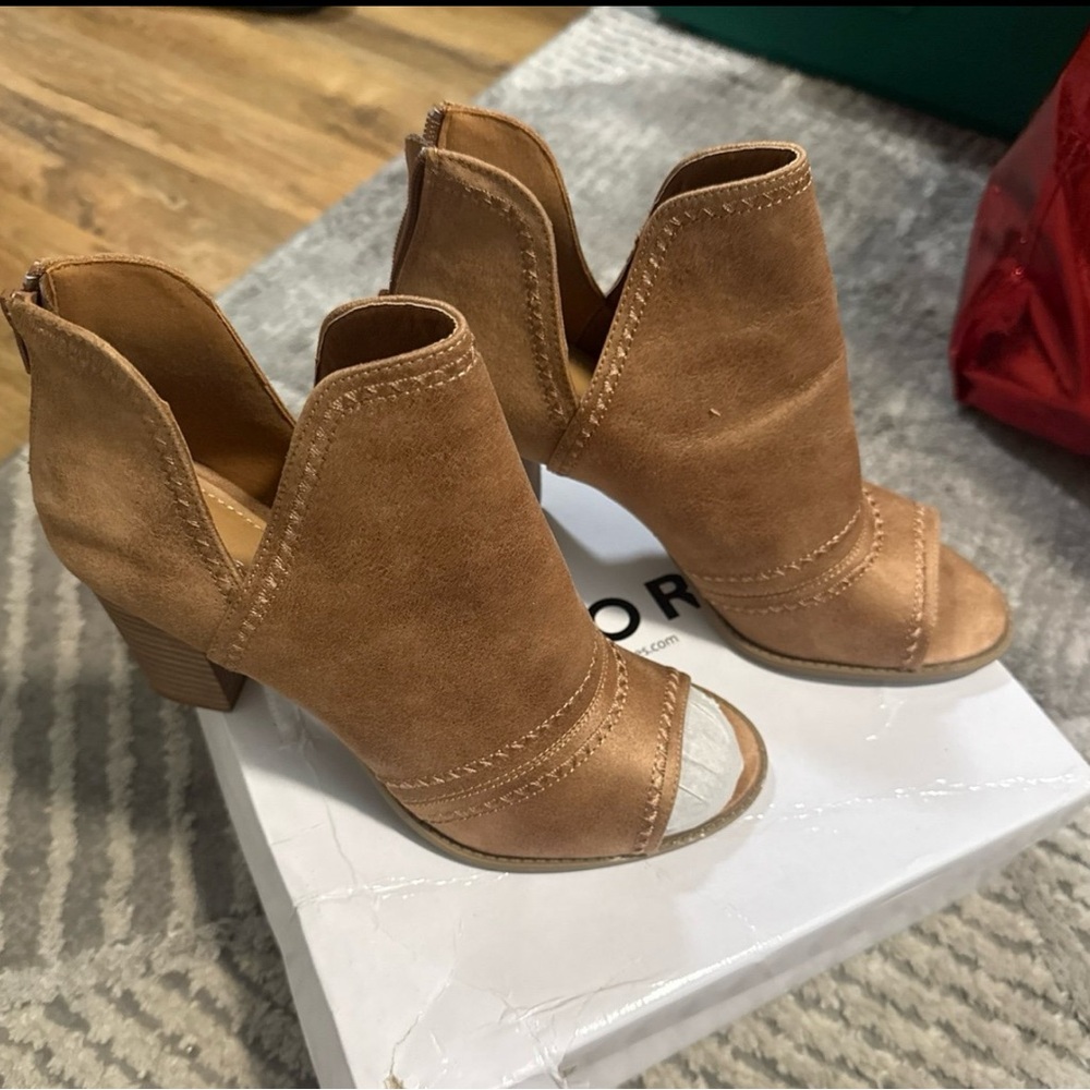 Report Tan Heeled Ankle Boots